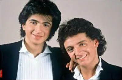 David et Jonathan sont connus pour leur tube "Est-ce que tu viens pour les vacances ?" mais, ils ont aussi chanté :
