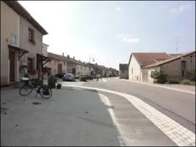 Notre balade prend fin en Lorraine, à Troussey. Village de l'arrondissement de Commercy, il se situe dans le département ...