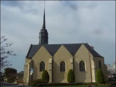 Voici l'église Sainte-Marie-Madeleine, à La Chapelle-du-Bois. Commune de l'arrondissement de Mamers, elle se situe dans le département ...