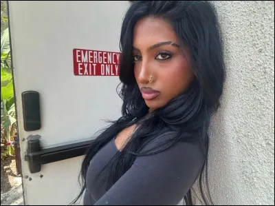 De quelle(s) origine(s) est Lara ?