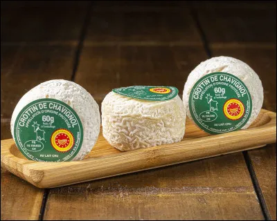 La village de Chavignol tient sa notoriété pour son crottin de chèvre qui porte son nom. Dans quel département est située cette petite commune ?