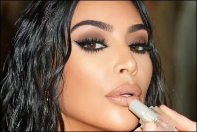 Tu pr&eacute;f&egrave;re un maquillage fonc&eacute; ou claire ?