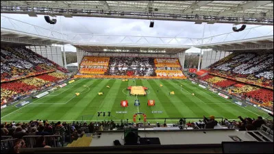 De quel club de football, la chanson Les corons, est-il lhymne officiel ?