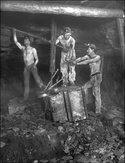 Lequel de ces métiers nétait pas présent dans une mine ?
