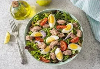 Quels petits poissons viennent agrémentés la salade niçoise ?