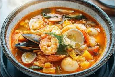 De quelle ville la bouillabaisse est-elle un symbole ?