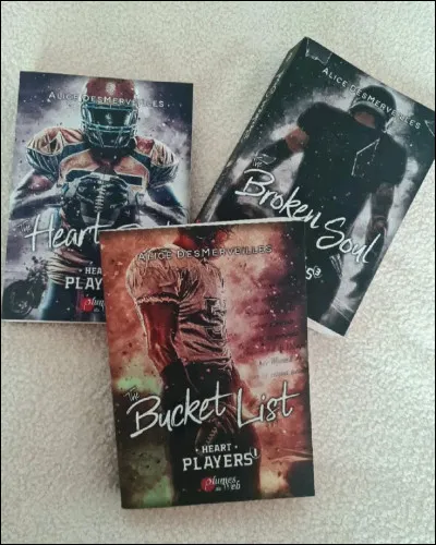 Dans la série "Heart Players" d'Alice Desmerveilles, sur qui portent les trois tomes ?