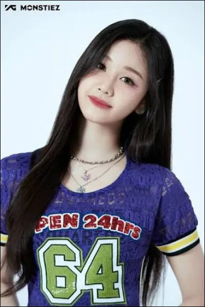 Qui est-elle dans le groupe ?