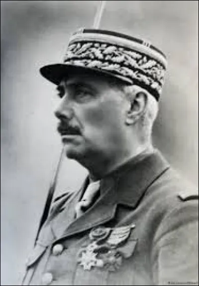 Général à partir de 1932, partisan de la mécanisation de l'armée, il est le créateur des premières divisions blindées de l'armée française mais en mai 1940, il compromet les contre-attaques françaises par ses hésitations. Il est fait prisonnier le 23 juin et emprisonné en Allemagne pendant toute la durée de la guerre : c'est ...