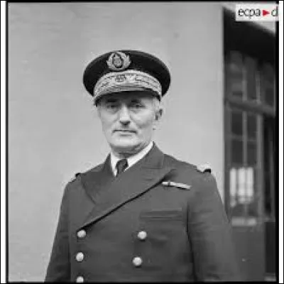 Chef de la marine française au début de la Seconde Guerre mondiale, il est ministre de la marine du premier gouvernement de Vichy puis, de février 1941 à avril 1942, chef du gouvernement, où il s'investit dans la politique de collaboration avec l'Allemagne nazie. Il est assassiné le 24 décembre 1942 à Alger : c'est ...