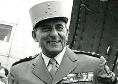 Rallié à de Gaulle en 1943, il est l'un des chefs de l'armée de Libération entre 1943 et 1945; après le débarquement de Provence, il s'illustre à la tête de la 1re armée dans la bataille de la poche de Colmar puis en Allemagne. Il est le représentant français à la signature de la capitulation allemande à Berlin, le 8 mai 1945 : c'est ...