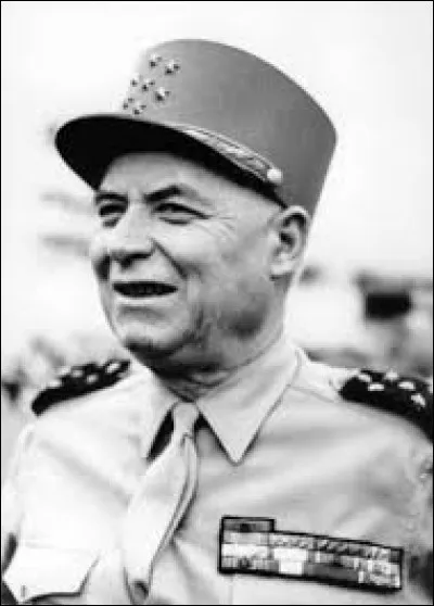 Général en 1940, fait prisonnier et libéré en 1941, il rejoint Vichy ; pétainiste puis soutien du général Giraud, il reçoit le commandement des forces françaises engagées en Tunisie. Il se distingue à la tête du corps expéditionnaire français en Italie à la bataille du Garigliano : c'est ...