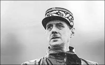 De Gaulle était colonel en mai 1940 ; il a été placé à la tête d'une division blindée, la 4e division cuirassée, et a mené plusieurs contre-attaques pendant la bataille de France, notamment à Montcornet et à Abbeville : quel jour part-il définitivement à Londres ?