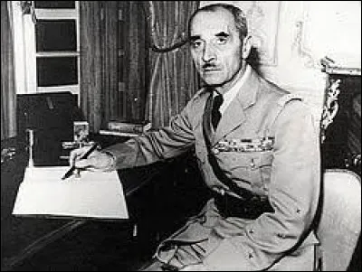 Général d'armée, il est le plus haut gradé de larmée française à se rallier à de Gaulle en juin 1940 ; il est nommé par de Gaulle commandant en chef et haut-commissaire dans le Moyen-Orient : c'est ...