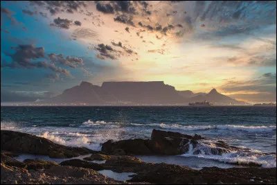 Dans quelle ville se situe la Table Mountain ?