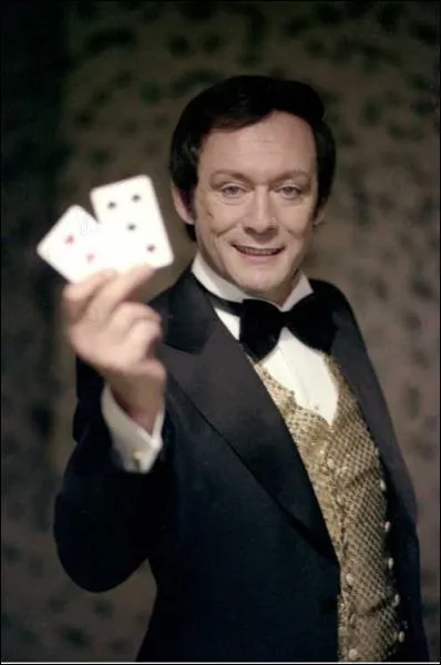 Acteur il a incarn Julien Tavernier dans 'Ascenseur pour l'chafaud' , c'est Maurice ...