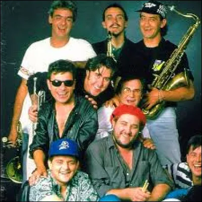 Quel groupe a interpr&eacute;t&eacute; "Mets de l'huile" en 1992 ?