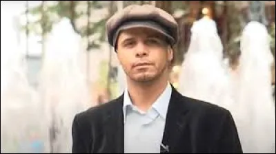 Qui a interpr&eacute;t&eacute; le tube "Au nom de la rose" en 1999 ?