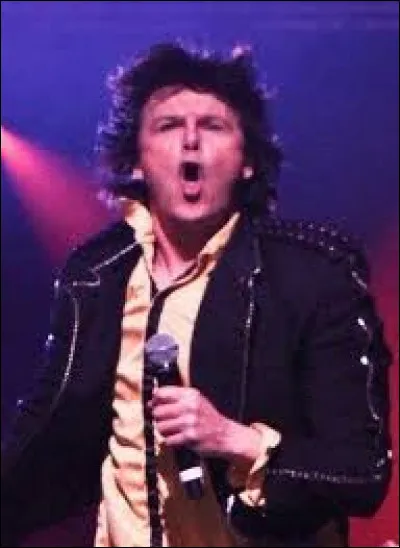 &Agrave; quel chanteur doit-on le tube "Soir&eacute;e disco" en 1995 ?