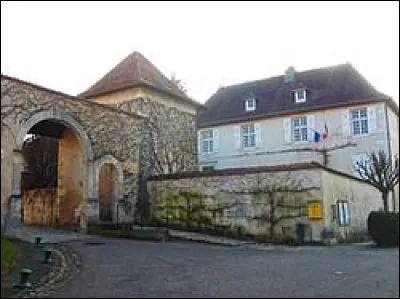 Je vous emmène devant la porte du château de Casenove, à Maidières. Commune de Lorraine, dans l'aire d'attraction Mussipontaine, elle se situe dans le département ...