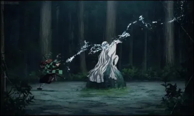 Avec quel mouvement du souffle de l'eau Tanjiro coupe-t-il la tête de la mère araignée ?