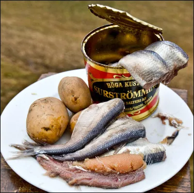 De quel pays le surstomming est-il une spécialité culinaire ?