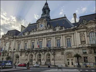 Comment se nomme cette ville ?