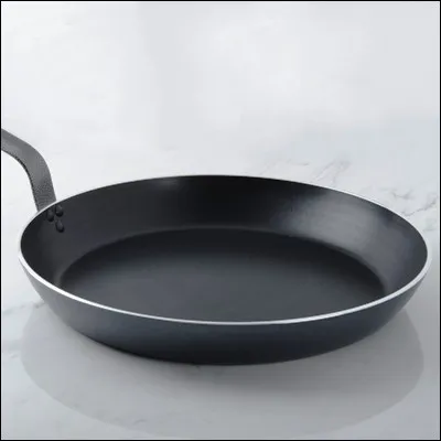 Quelle crêpe, plus petite et plus épaisse quune crêpe française, proche des cachapas vénézuéliens, peut être définie comme un gâteau cuit à la poêle ?