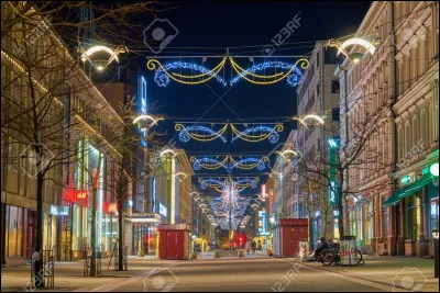 Dans quelle ville se tient une fête qui annonce le début de la période de Noël ?