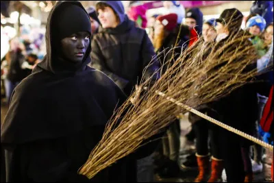 Comment s�appelle la figure effrayante pr&eacute;sente lors de certains d&eacute;fil&eacute;s d�hiver ?