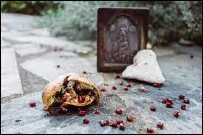 Quel fruit fracasse-t-on pour avoir de la chance ?