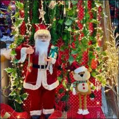 Quel fruit tropical est souvent pr&eacute;sent dans les desserts de No&euml;l ?