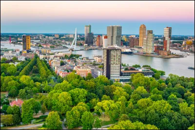 Comment se nomme cette ville situ&eacute;e dans le continent europ&eacute;en ?