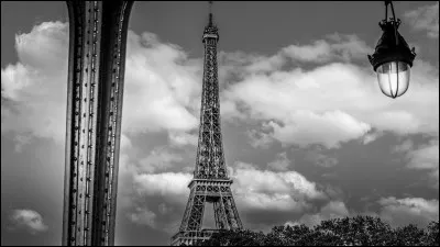Qui chantait "Il est cinq heures, Paris s'éveille" ?