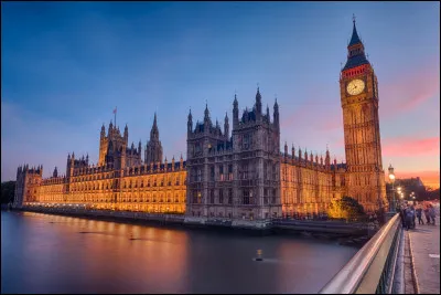 À quel groupe britannique doit-on la chanson "London Calling" ?