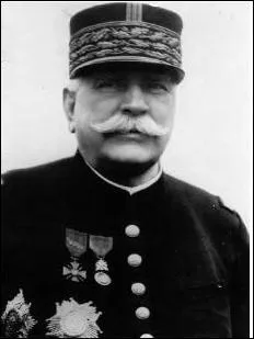 N en 1852 dans les Pyrnes Orientales, ce marchal de France (en 1916) a t lu  l'acadmie franaise en 1918. Qui tait-ce ?