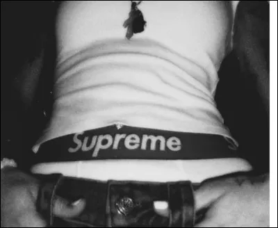 Quand tu te regardes dans le miroir, que ressens-tu le plus souvent ?