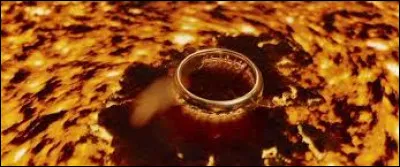 Est-ce qu'à la fin, ils détruisent lAnneau ?