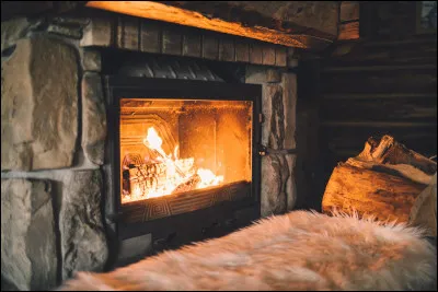 Quelle invention a permis de mieux évacuer la fumée des foyers ?