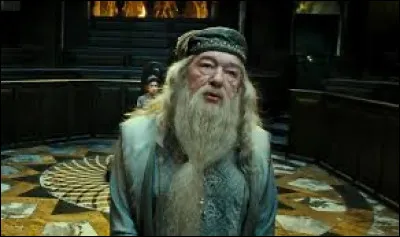 Quel est le troisième prénom dAlbus Dumbledore ?
