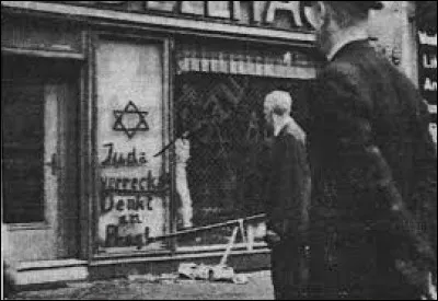 Les 9 et 10 novembre de quelle année eut lieu la nuit de Cristal en Allemagne ?