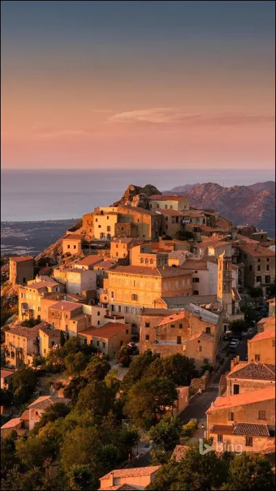Quelle est la plus grande île française de la Méditerranée ?