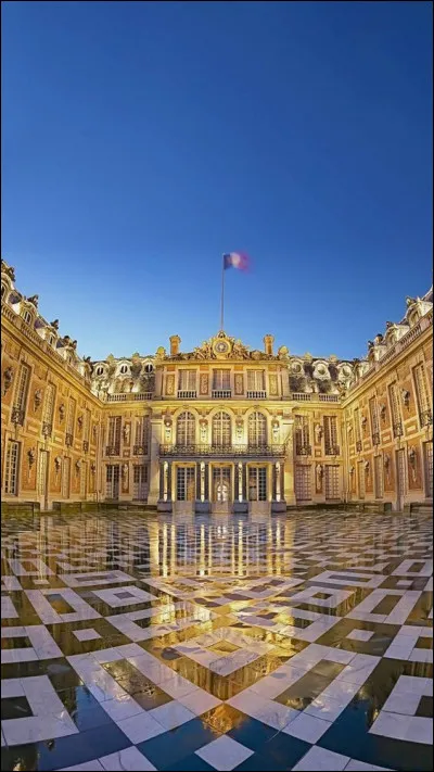 Quel roi a construit le château de Versailles ?