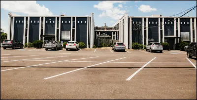 Quel est le nom exact du laboratoire ?