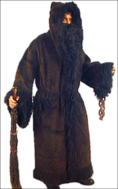 Qui est vêtu de noir ?