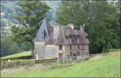 Je vous emmène au manoir du Mesnil, à Roiville. Village Ornais, il se situe en région ...