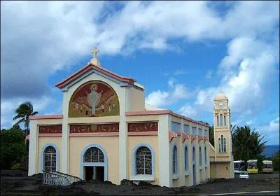 Notre-Dame-des-Laves doit son nom  la coule de lave qui s'est arrte sous son porche lors de l'ruption du Piton de la Fournaise. C'est une attraction touristique de ...
