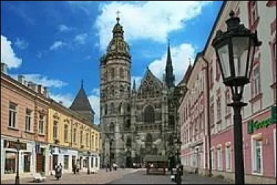 Dans quel pays se situe la ville de Kosice ?