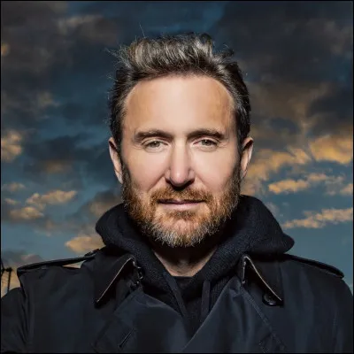 Avec quelle artiste David Guetta a-t-il sorti le titre "Beautiful People" ?