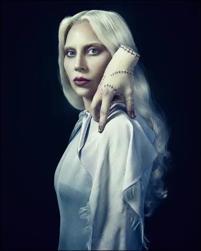 Quel titre Lady Gaga a-t-elle sorti à l'occasion de la diffusion de la saison 2 de la série "Wednesday" ?